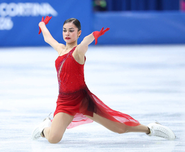 【五輪】ペトロシャン４回転に挑むも転倒　ロシア出身の１８歳…フィギュアスケート女子フリー