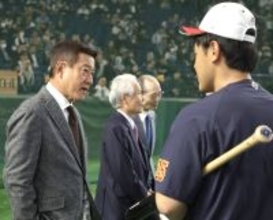 侍・岡本和真　初打席は先制機で三振　“本拠地”東京ドームからは登場で大歓声　メジャー挑戦１年目で異例のＷＢＣ出場