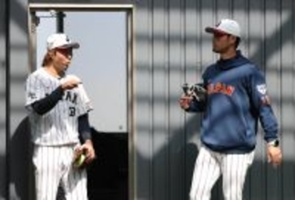 侍ベンチに飾られたダルビッシュ有のユニホームへの思い　高橋宏斗「一緒に戦っているつもりで」…再会約束「いい形でマイアミに」