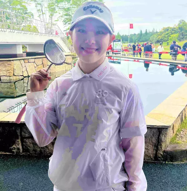 衝撃の４連続バーディー　吉田鈴「ロングパットが何本も入った」　自己最少タイ６６で好発進