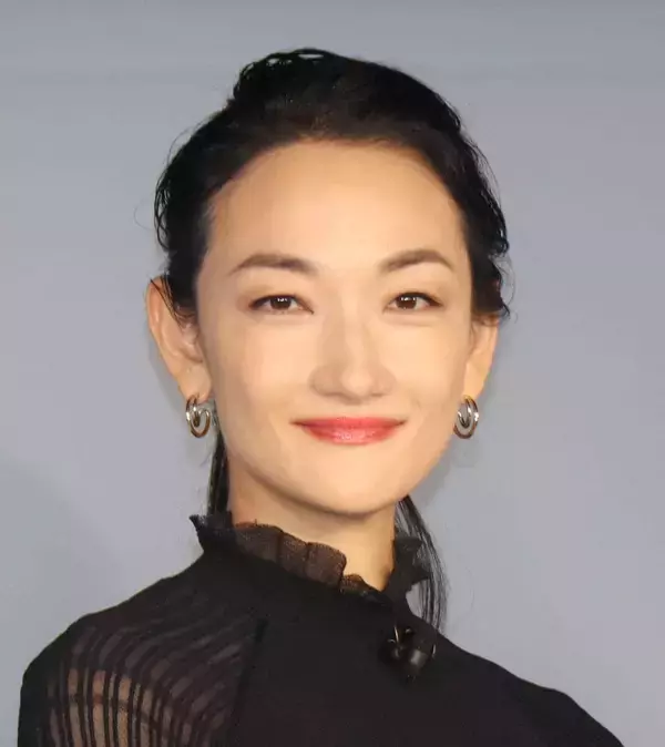 ４３歳で出産した冨永愛　赤ちゃんとほのぼのショット「愛おしくて」ハンサムなパートナーも話題