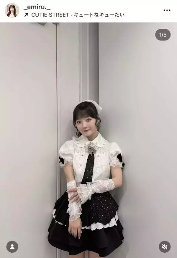 「ビジュえぐいぃぃ」キュースト・川本笑瑠　オン眉＆寄りかかりショットに反響「お人形さんみたい」「可愛すぎる」「オン眉ナイス」