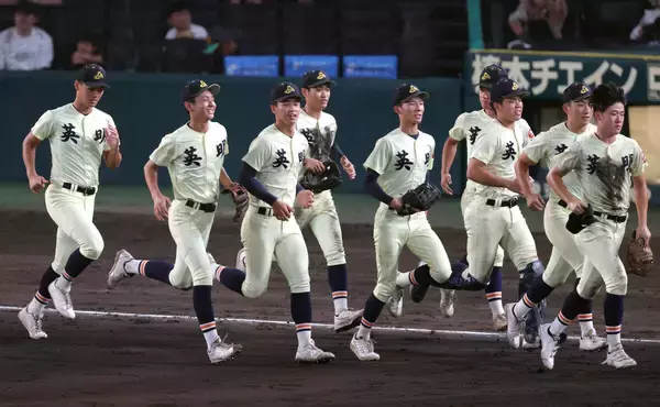 【甲子園】英明が初回からピックオフ成功「出るかなと思っていた」“得意技”で流れつかみ春夏連続の最高成績