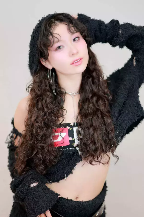ＨＡＮＡ・ＫＯＨＡＲＵのモットー「人生一度きりだし、楽しんだもん勝ち」「クリエイティブを極める」