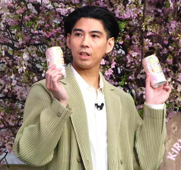 賀来賢人　「ありがとうございます。こんな良い仕事を！」昼からビールをグイッ