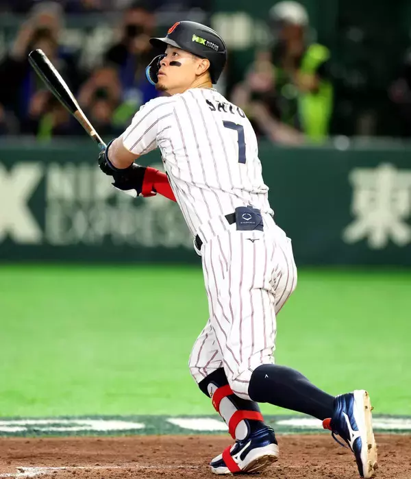 「愛しテル」代打二塁打でＷＢＣ初打点の佐藤輝明にファン大喜び「カッコ良すぎて死にそう」「たまんね〜〜〜」
