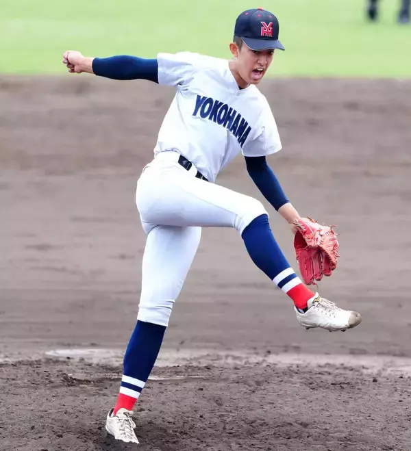 【高校野球】横浜が２２年ぶり春の関東制覇　織田が自己最速タイ１５４キロで締めた　先頭打者弾に本盗も…浦和学院に１３得点大勝