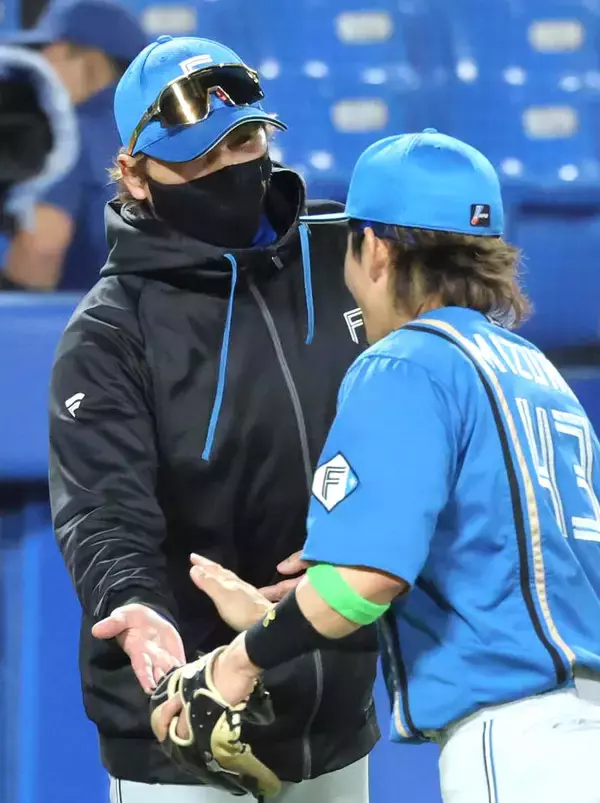 【日本ハム】新庄監督「よう５時間ちょっと試合して移動ゲームで勝ったね」広島から過酷移動ゲーム、２戦連続延長戦制し５割復帰