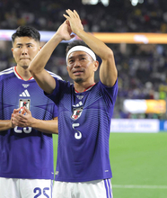 Ｗ杯公式ＳＮＳも注目！「長友の一言が日本で話題に」ファンは「頼むぜレジェンド」「サイコー！」長友佑都