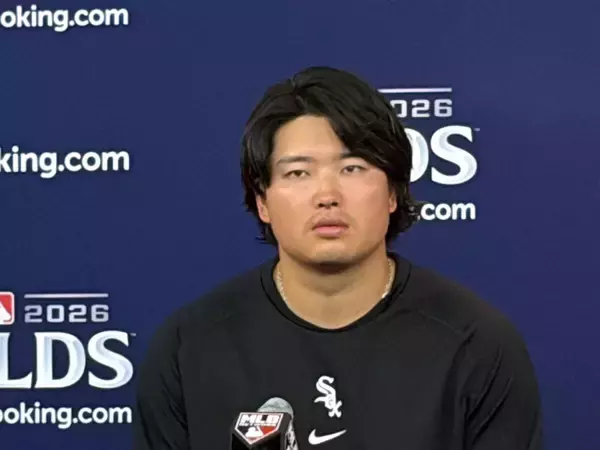 村上宗隆「ノーヘアカット！」　“散髪質問”に会場爆笑　ＭＬＢ公式も反応「この見事な長髪を切るつもりはないようだ」
