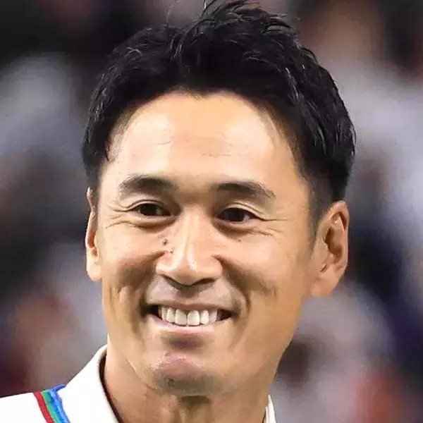 妻はベッキー！スピード婚から７年…片岡保幸監督「三兄弟」イケメン兄貴２人を顔出し「心から感謝」