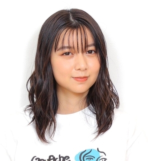 上白石萌歌、高校サッカー選手権準決勝進出の“母校”を熱烈応援「勝ちますように！　頑張れ！　みんな。頑張って！」