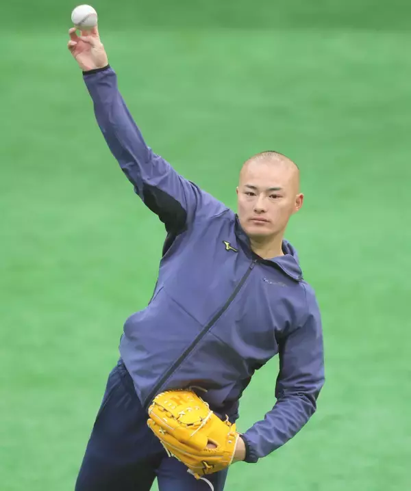 【巨人】育成２位・林燦「先輩にどんどん話を聞きたい」　２、３軍キャンプ参加メンバーが宮崎に到着　