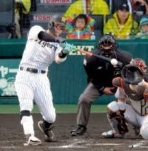 【阪神】“４割男”佐藤輝明がまた打った！好投の井上温大から右中間を破る先制の適時三塁打