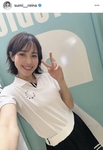 鷲見玲奈アナ、ミニスカ×ハイソックスのゴルフウェア姿が「美脚すぎて」「相変わらずカワイイ！」と話題