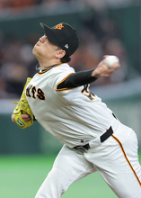 【巨人】高梨雄平が６回２死から登板で４番・西川を打ち取る　則本昂大の移籍後初勝利はブルペン陣に託される