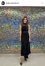 工藤静香、美スタイルのシックなコーデショットが「いつ見てもスタイル抜群」「お美しい」「すてきすぎるっ！」