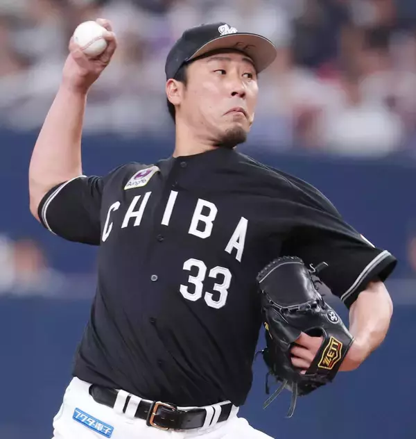 【ロッテ】八木彬が額に送球直撃のアクシデント　三塁ベースカバーも捕球できず　ベンチで治療後、近藤に３ラン被弾