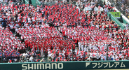 【甲子園】八幡商アルプスが甲子園史上初の「バイキング・ロー」でナイン鼓舞　桑原太暉主将が考案「メンタル面も鼓舞される」