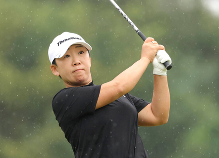 【女子ゴルフ】３８歳・申ジエが永久シード獲得の３０勝目！　国内メジャー４冠達成　生涯獲得賞金は１５億円超え、「優勝して泣いたことないけど」と快挙に号泣