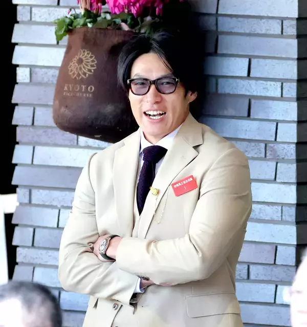 ソフトバンクの柳田悠岐オーナーが愛馬出走の京都に駆けつけるも３着が最高　現２歳所有馬には菊花賞馬の妹も…