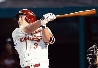 【楽天】浅村栄斗が今季活躍の若手に継続の大切さを説く「何年も何年もやっていかないと」