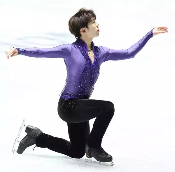 【五輪】佐藤駿　公式練習で連続トウループ、トリプルアクセル着氷　刃こぼれの影響なしか