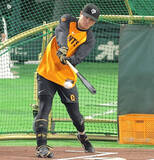 「【巨人】泉口友汰、浅野翔吾らが早出特打　同一カード３連敗阻止へウィーラー打撃コーチが投手を務める」の画像1
