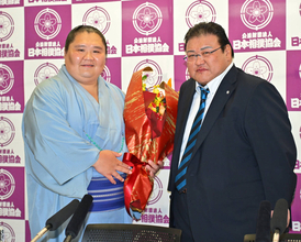 コツコツと１２年　元幕内・大翔丸が引退会見　「まだ社会に出たことがないので、これからいろいろ知っていきたい」　第２の人生もコツコツ
