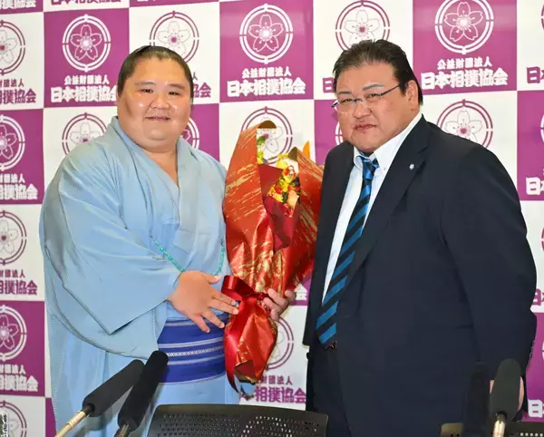 コツコツと１２年　元幕内・大翔丸が引退会見　「まだ社会に出たことがないので、これからいろいろ知っていきたい」　第２の人生もコツコツ
