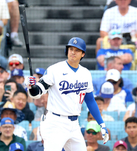 大谷翔平、３回にチャンス拡大の中前打…２戦ぶり快音からベッツの勝ち越し打で生還　初回も四球でマンシー弾を演出　２打席連続の“助演男優賞”