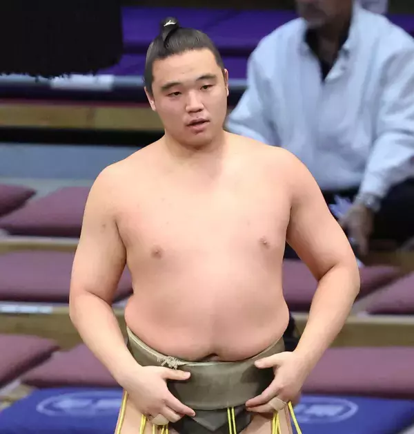 前日に２０歳の誕生日の天狼星、４０歳の北はり磨を下して連勝「圧力負けしないように意識した」…横綱・豊昇龍のいとこ