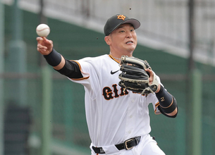 【巨人】吉川尚輝が２軍全体練習に参加　シートノックは二塁で軽快な動きを披露