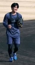 【日本ハム】ドラ３大塚瑠晏の目標は西武・源田「日本を代表するショートになりたい」合同自主トレで汗