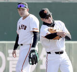 「【巨人】荒巻悠がド迫力の豪快３連発　左打者に不利な強風切り裂き特大弾」の画像1