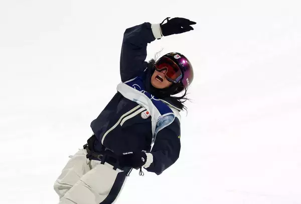 【五輪】スノーボード村瀬心椛が逆転で日本女子初の金メダル！！「絶対に立ってやる」３本目で大技炸裂　うれし涙止まらず