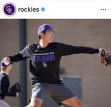 ロッキーズ・菅野智之が始動！キャンプ地で投げ込む姿を球団が公開　「オーラ」「もっとトモが見たい」の声