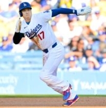 大谷翔平が４４試合連続出塁の日本人新記録樹立！　３打席目に右安でイチロー超え　自身のボブルヘッド人形配布試合で新たな歴史