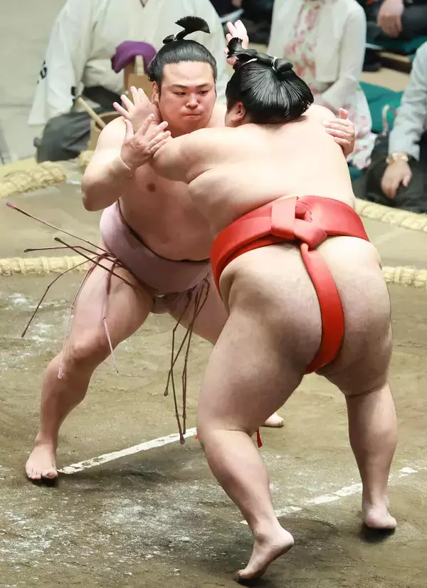 炎鵬が６勝目　白星先行で後半戦へ「まだまだ体も元気」　増量した体重は毎日計測しながらキープ