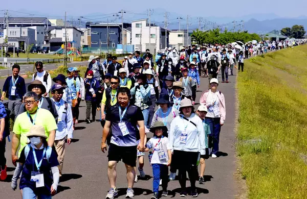 ６００人が復興の歩みに思いをはせ東北を歩いた「みちのく潮風トレイルウォークｉｎ名取」