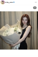 「完璧すぎる」ＴＷＩＣＥ・サナ、素肌あらわな黒ドレス姿でファン魅了「びっくりするくらい美人」「皆んなが憧れる」