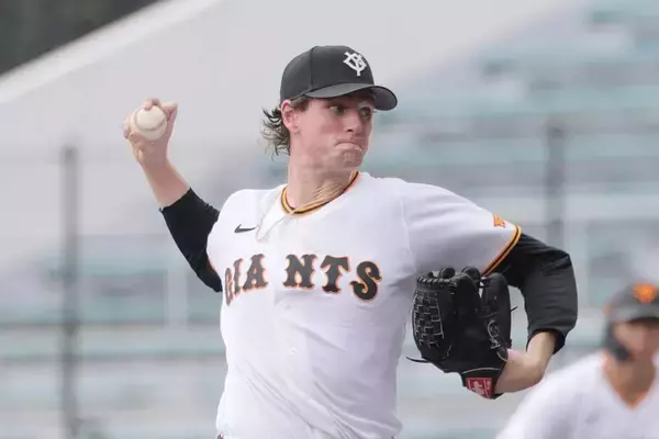 【巨人】優良助っ人ウィットリーにうっとり　甲斐拓也「強烈」丸佳浩「器用」…ライブＢＰ最速１５６キロ