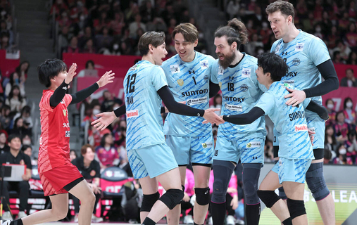 【バレー】高橋藍がチーム最多１４得点でＭＩＰ　サントリーＲＳ６連勝締め　連覇かかるＣＳへ「優勝を目指したい」…東京ＧＢに完勝３－０
