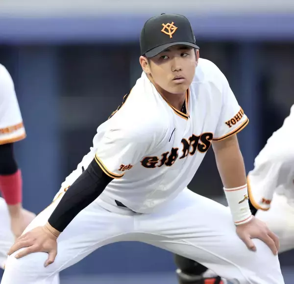 【巨人】石塚裕惺がプロ初スタメンでクリーンアップデビュー　昨夜決勝打の平山は「７番・右翼」