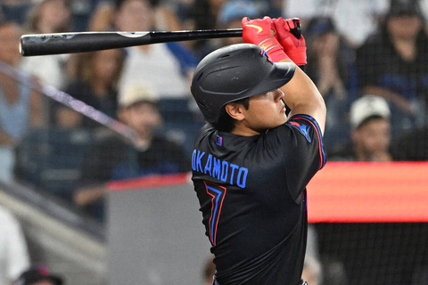 岡本和真が２戦連発１９号！ １点差に迫る一発もブルージェイズは４連敗　衝撃ムーンショットで１年目右打者最多