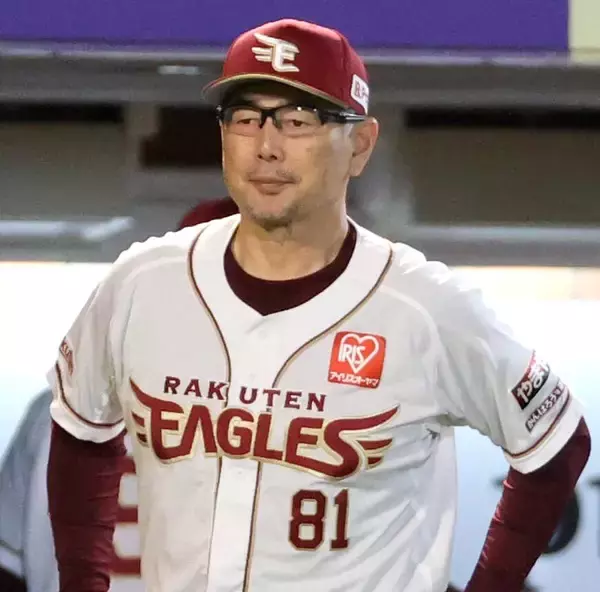 【楽天】 吉井理人監督がフェニックスリーグを視察する狙い「２軍の選手を見る…」　若手らと“吉井流コミュニケーション術”「雑談の中で…」
