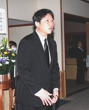【広島】新井貴浩監督「天国の池さんに喜んでもらえるように」池谷公二郎さんの通夜で決意新た　思い返した若手時代にかけられた言葉「これからはお前が中心に…」