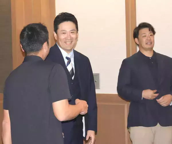 【巨人】田中将大「とにかく緊張（笑）」「偉大な先輩方がたくさん」ハワイで名球会総会に初参加