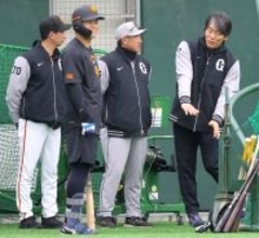 【巨人】松井秀喜臨時コーチからドラフト４位ルーキー・皆川岳飛が指導を受け、感激の様子