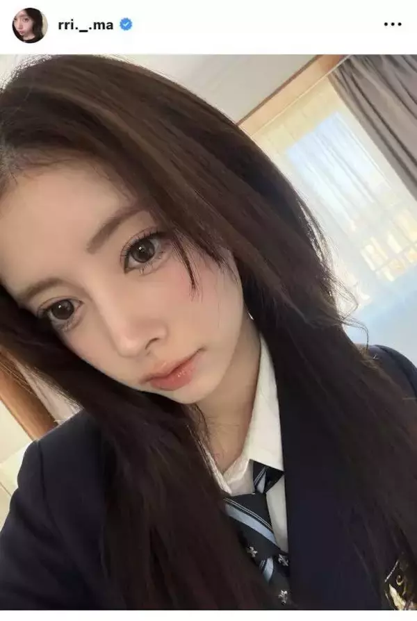 「同じ学校だったら告白してます」ＮｉｚｉＵ・リマの制服姿が「反則すぎるまじ可愛い」「クラスのマドンナ」